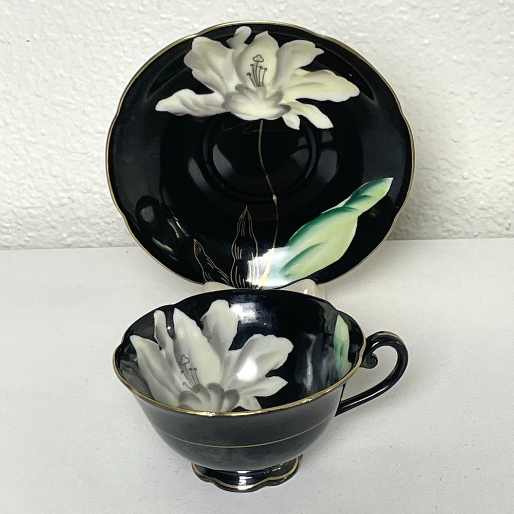 Japan Wako China Teacup And Saucer Set Black Gold Trim White Flower